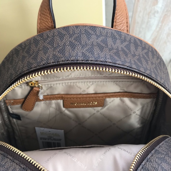 Michael Kors Abbey Med Backpack MiniLogo BrownCorn - Picture 5 of 5